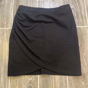 Black waffle pattern mini skirt